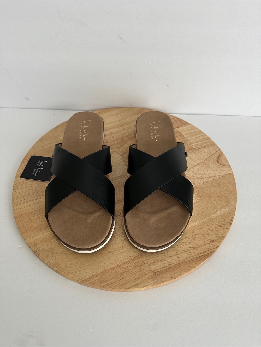 Nicole Miller Womens Fencie Criss Cross Strap Flat Sandals